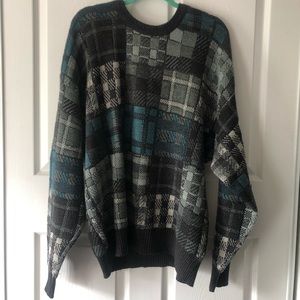 Large tartan pattern blue sweater